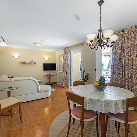 Beach Apartments Villa Kaya Sukosan Room photo