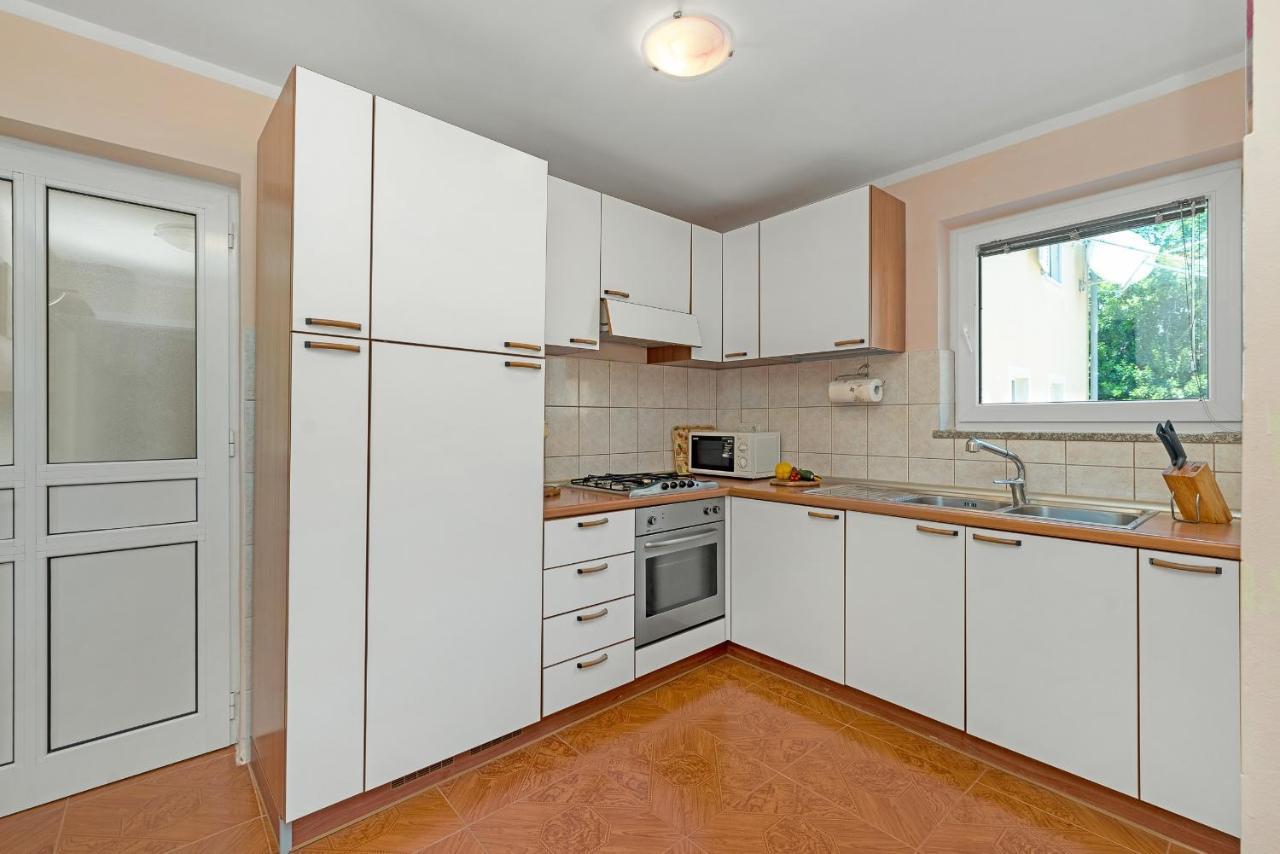Kaya Apartment