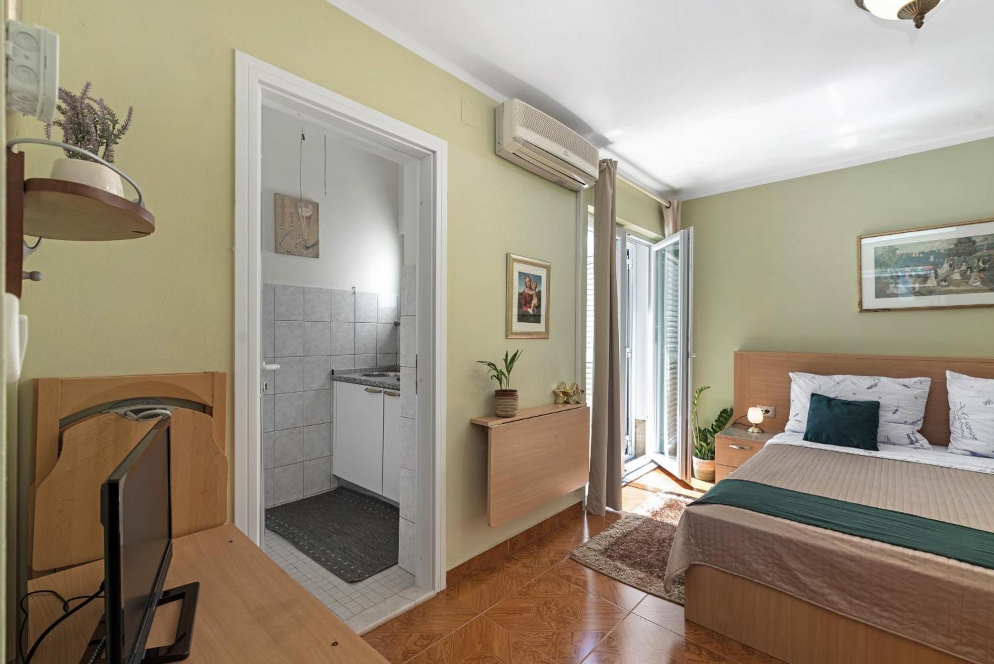Kaya Apartment