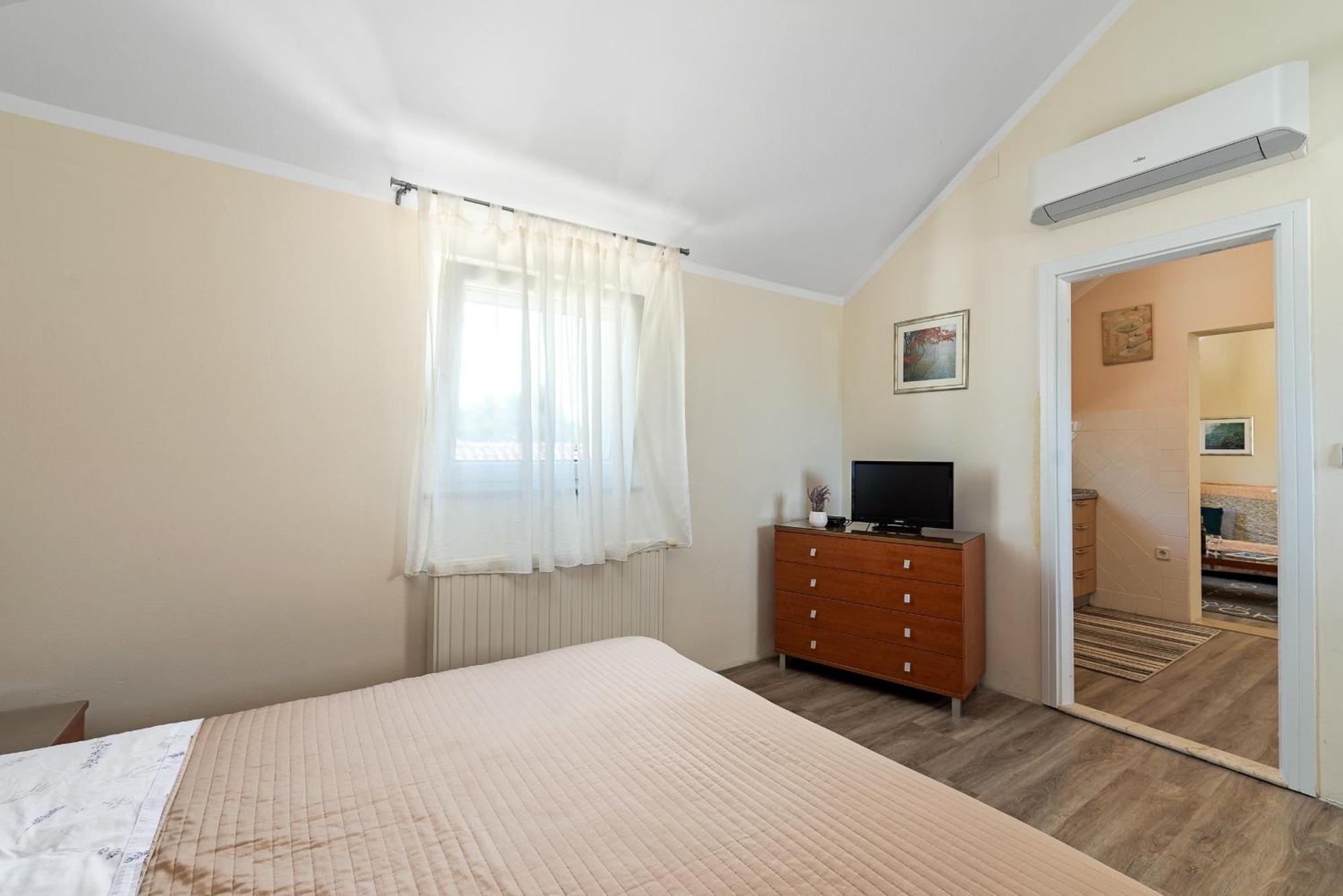 Kaya Apartment